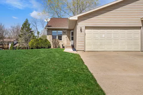 222 W Parry St, Dodgeville, WI 53533
