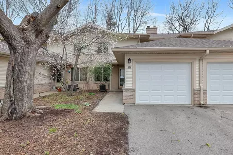 20 Waunona Woods Ct, Madison, WI 53713