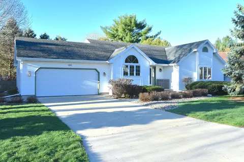 121 Sandridge Trl, Sun Prairie, WI 53590