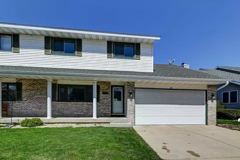 5862 Woodland Dr, Waunakee, WI 53597