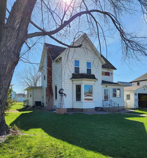 106 N Maple St, North Freedom, WI 53951