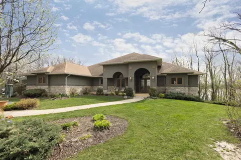 9806 N Clear Lake Rd, Milton, WI 53563