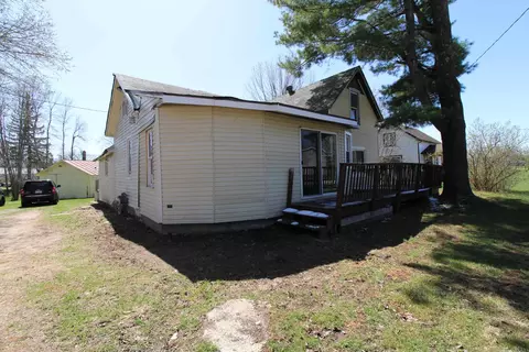 219 Lawrence St, Westfield, WI 53964