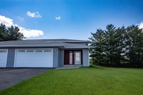 1396 Bea Ann Dr #B, Dodgeville, WI 53533