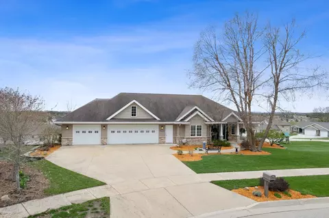 618 Cardinal Ct, Portage, WI 53901
