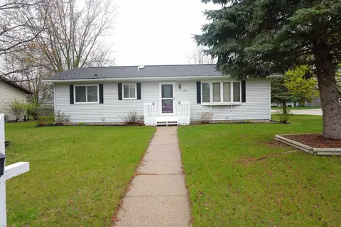 1405 S 18th St, Prairie Du Chien, WI 53821