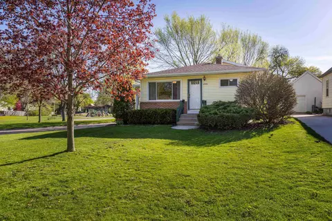 1733 Sheridan Dr, Madison, WI 53704