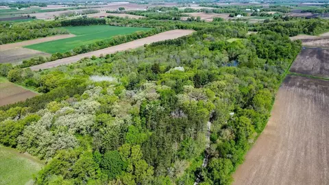 596 County Road B, Cambridge, WI 53523