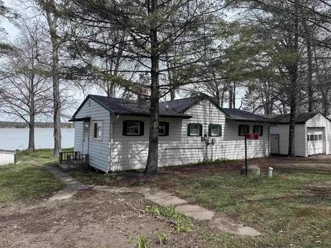 182 Highway 23, Briggsville, WI 53920