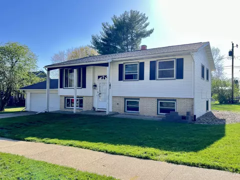 715 Connie Rd, Baraboo, WI 53913