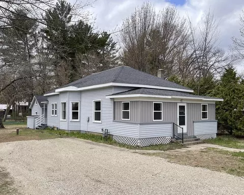 830 High School St, Almond, WI 54909