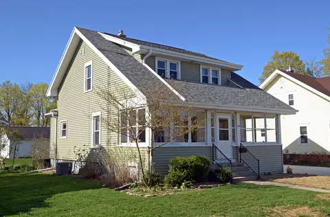 334 E Dodge St, Jefferson, WI 53549