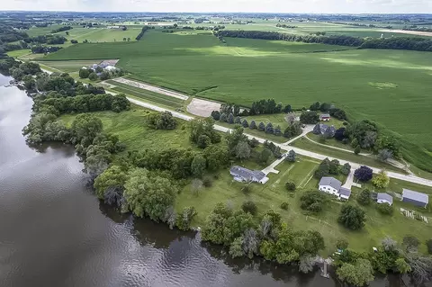 n9146 County Road F West, Randolph, WI 53956