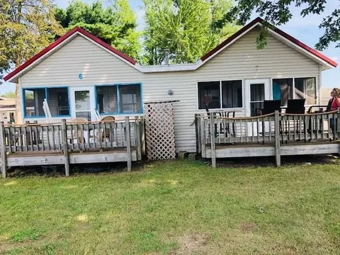 983 W North Shore Dr #6 / 7, Montello, WI 53949