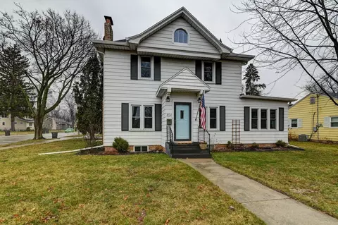 824 Hamilton St, Stoughton, WI 53589