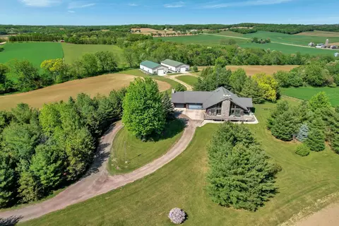 n7860 Kelly Road, Brooklyn, WI 53521