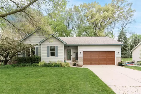 5150 Oak Valley Dr, Madison, WI 53704