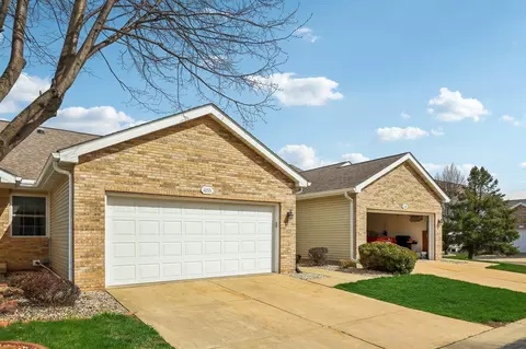 1055 Stonewood Xing, Sun Prairie, WI 53590