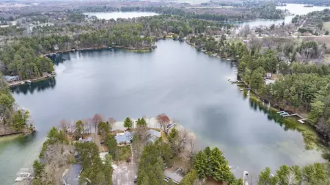 n2298 Country Lane, Waupaca, WI 54981