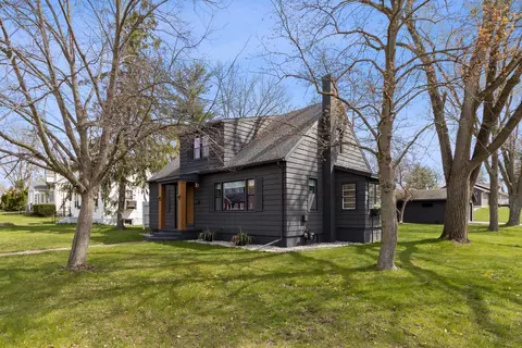 1002 Bowman St, Wisconsin Dells, WI 53965