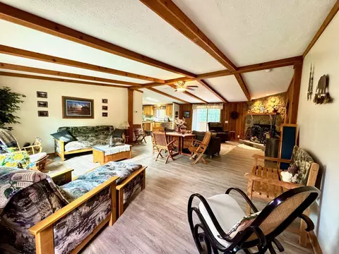 246 Berry Ln, Wisconsin Dells, WI 53965