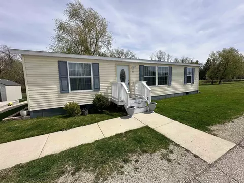 897 E Lake St #88, Lake Mills, WI 53551