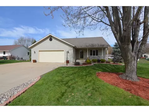 104 Sunset Cir, Columbus, WI 53925