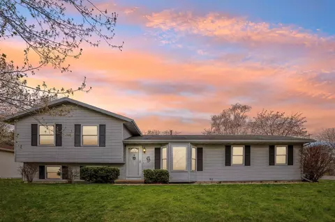 5809 Chester Cir, Fitchburg, WI 53719