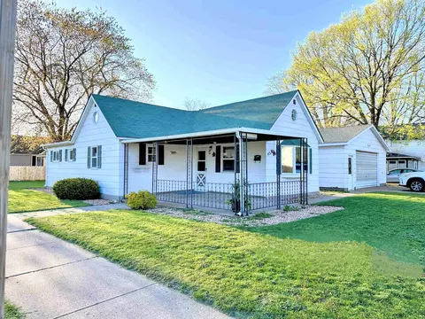 431 S Illinois St, Prairie Du Chien, WI 53821