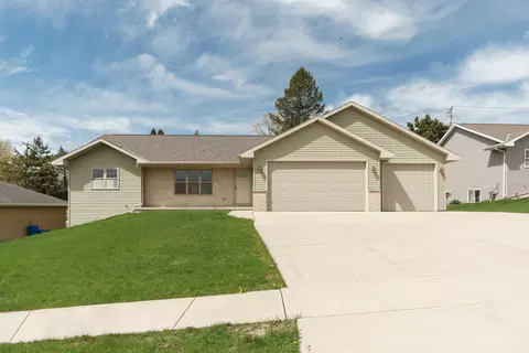 320 Monroe St, Beaver Dam, WI 53916