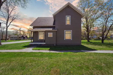 702 15th St, Brodhead, WI 53520