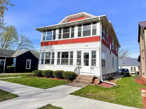 205-207 S Beaumont Rd, Prairie Du Chien, WI 53821
