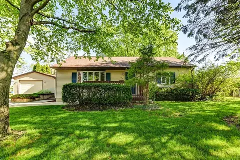 200 Acacia Ln, Monona, WI 53716