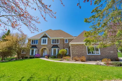 10 Coyote Ct, Madison, WI 53717