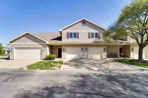 106 Elliott Ln, Oregon, WI 53575