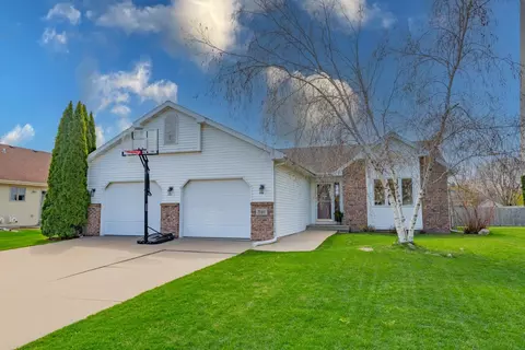 541 Stonehaven Dr, Sun Prairie, WI 53590