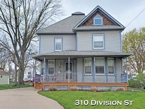 310 Division St, Platteville, WI 53818