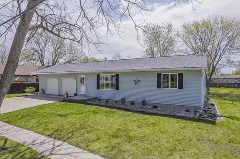 328 E Cramer St, Fort Atkinson, WI 53538