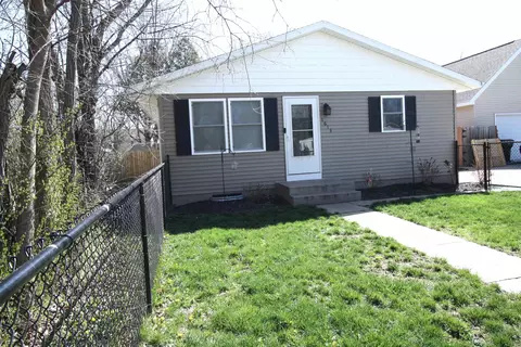 1613 Bluff St, Beloit, WI 53511