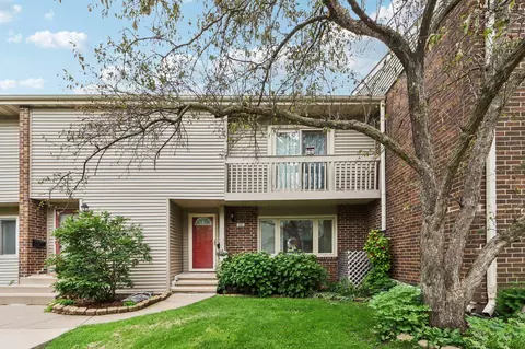142 Grand Canyon Dr, Madison, WI 53705