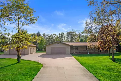 255 Fawn Ln, Nekoosa, WI 54457