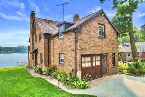 3018 Edgewater St, Milton, WI 53563