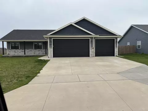 347 Hickory St, Evansville, WI 53536