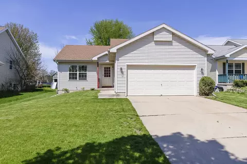 6841 Village Park Dr, Madison, WI 53718