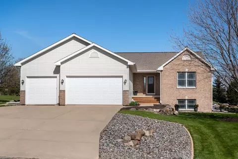 6688 Parkway Dr, Sun Prairie, WI 53590