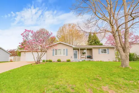 315 Meadow Ln, Poynette, WI 53955
