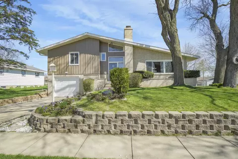 601 5th St, Waunakee, WI 53597