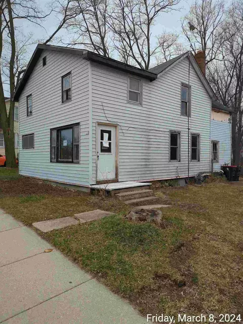 228 Union St, Johnson Creek, WI 53038