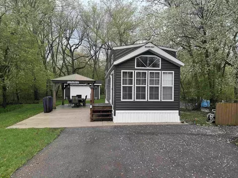 133 Meadow Ln, Edgerton, WI 53534