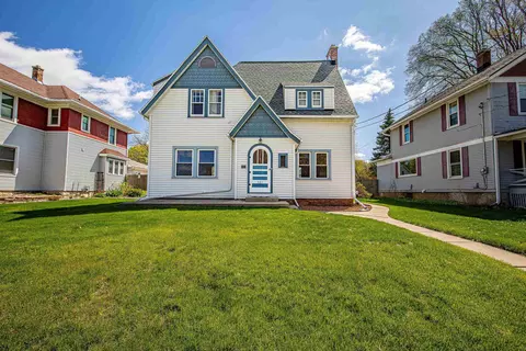721 N Center St, Beaver Dam, WI 53916